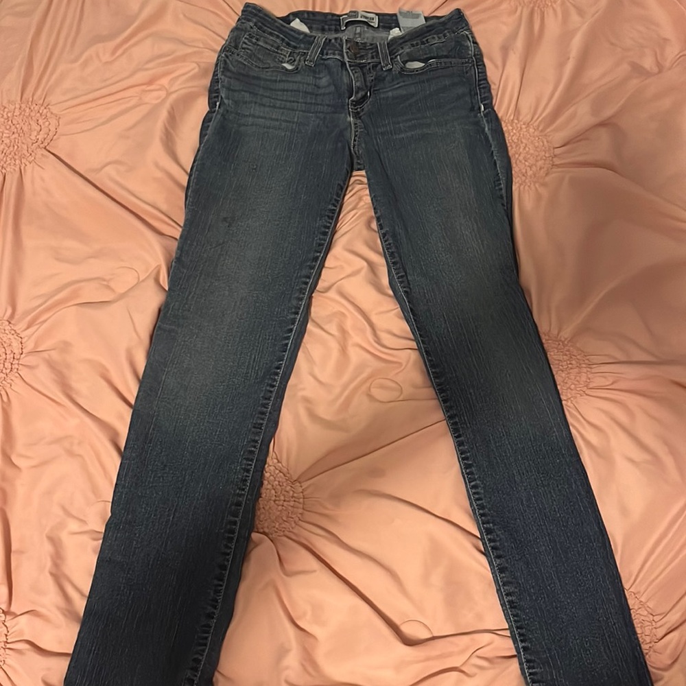 Levi mom jeans only worn a couple of times not worn out at all